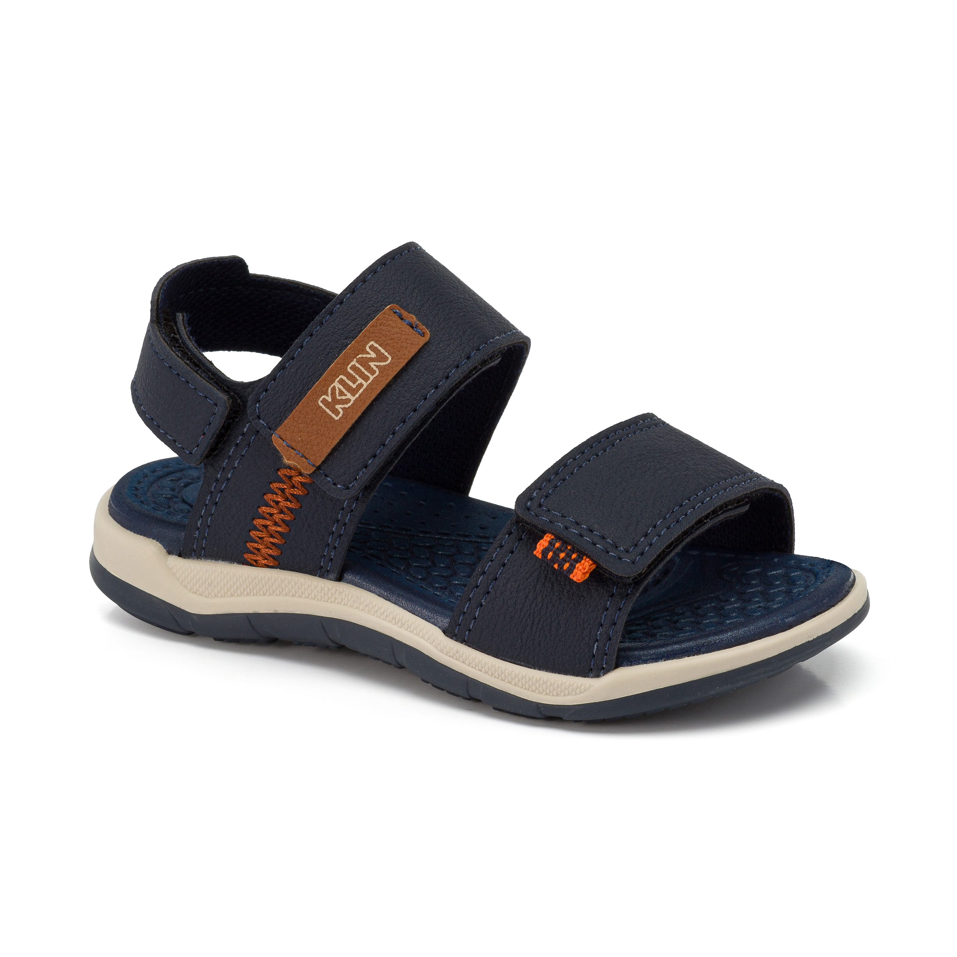 Papete infantil Klin casual na cor marinho com detalhes caramelo, vista frontal mostrando fecho por fivela